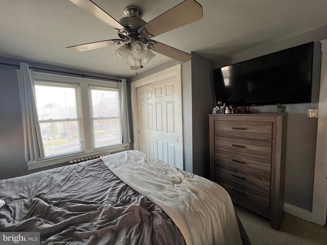 10 E PENN AVE, Robesonia, PA 19551
