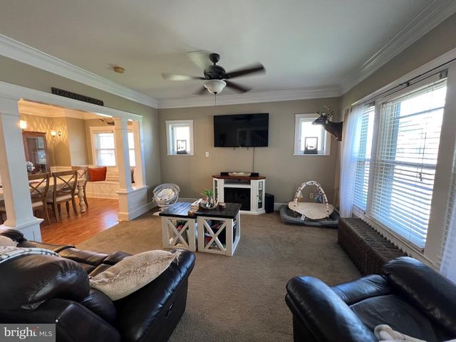 10 E PENN AVE, Robesonia, PA 19551