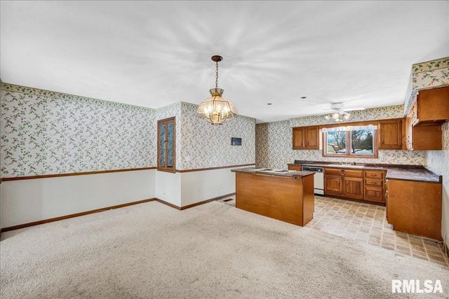 229 WHISPERING OAKS Drive, Metamora, IL 61548