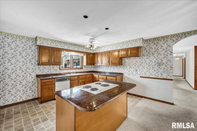 229 WHISPERING OAKS Drive, Metamora, IL 61548