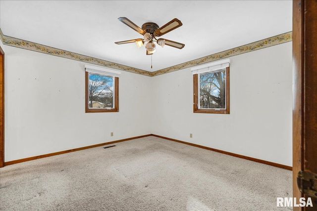 229 WHISPERING OAKS Drive, Metamora, IL 61548