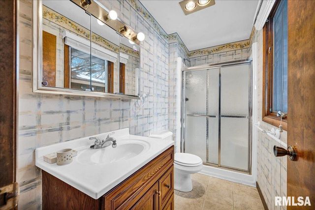 229 WHISPERING OAKS Drive, Metamora, IL 61548