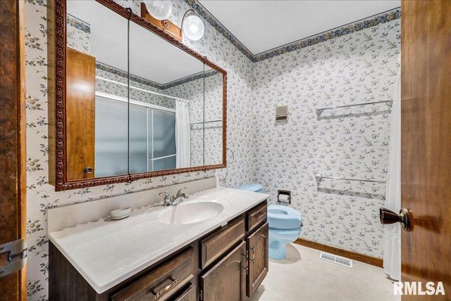 229 WHISPERING OAKS Drive, Metamora, IL 61548