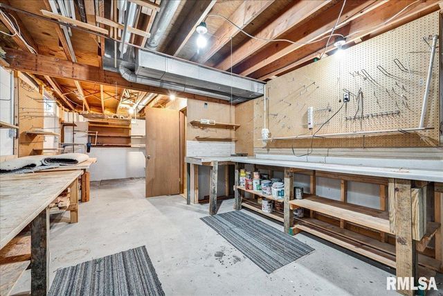 229 WHISPERING OAKS Drive, Metamora, IL 61548