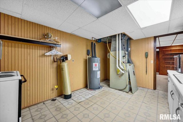 229 WHISPERING OAKS Drive, Metamora, IL 61548