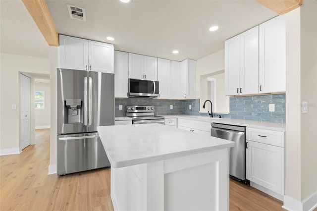5299 35TH AVENUE N, St Petersburg, FL 33710