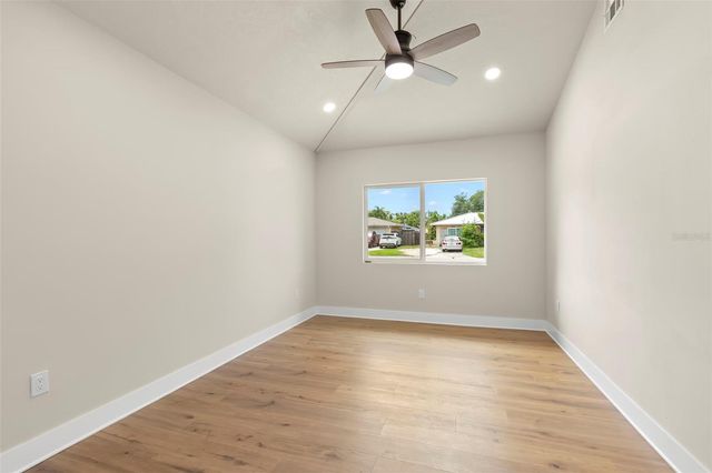 5299 35TH AVENUE N, St Petersburg, FL 33710