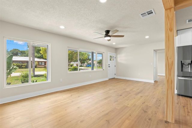 5299 35TH AVENUE N, St Petersburg, FL 33710