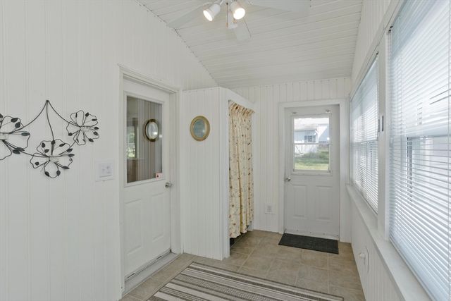 19 Dennis St, Springfield, MA 01118