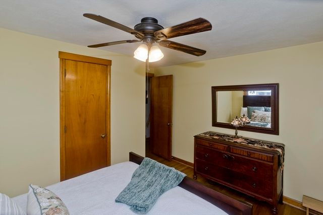 19 Dennis St, Springfield, MA 01118