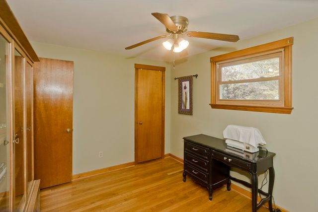 19 Dennis St, Springfield, MA 01118