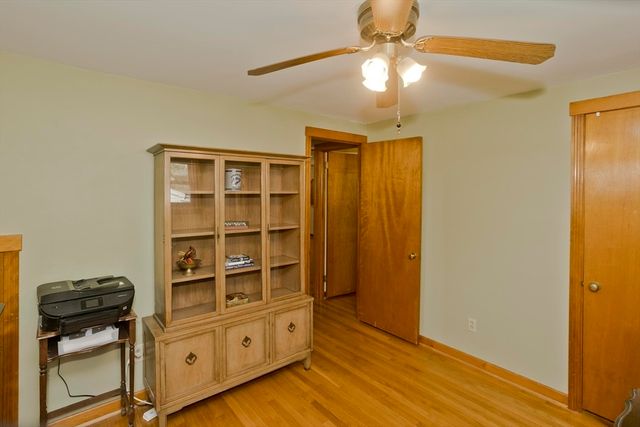 19 Dennis St, Springfield, MA 01118