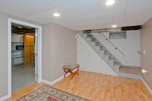19 Dennis St, Springfield, MA 01118
