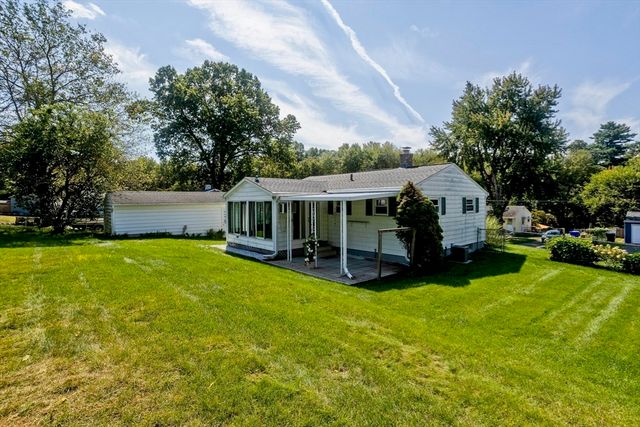 19 Dennis St, Springfield, MA 01118