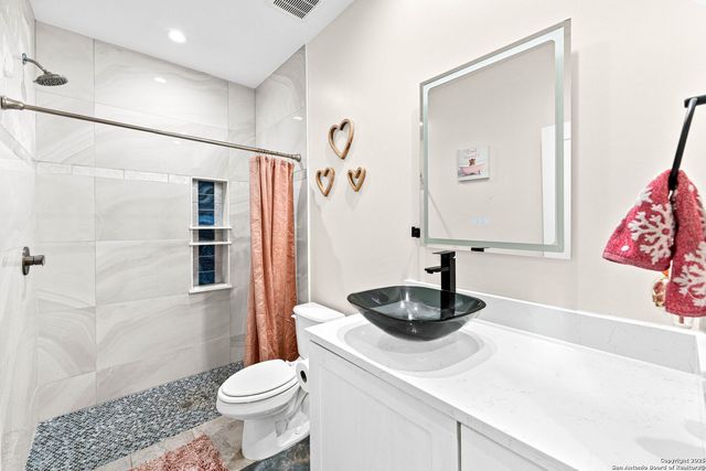 7074 Newman Blvd, Kyle, TX 78640