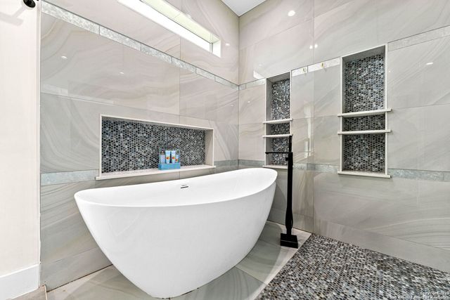 7074 Newman Blvd, Kyle, TX 78640