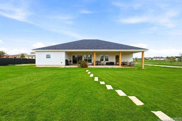 7074 Newman Blvd, Kyle, TX 78640