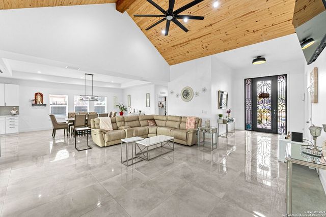 7074 Newman Blvd, Kyle, TX 78640