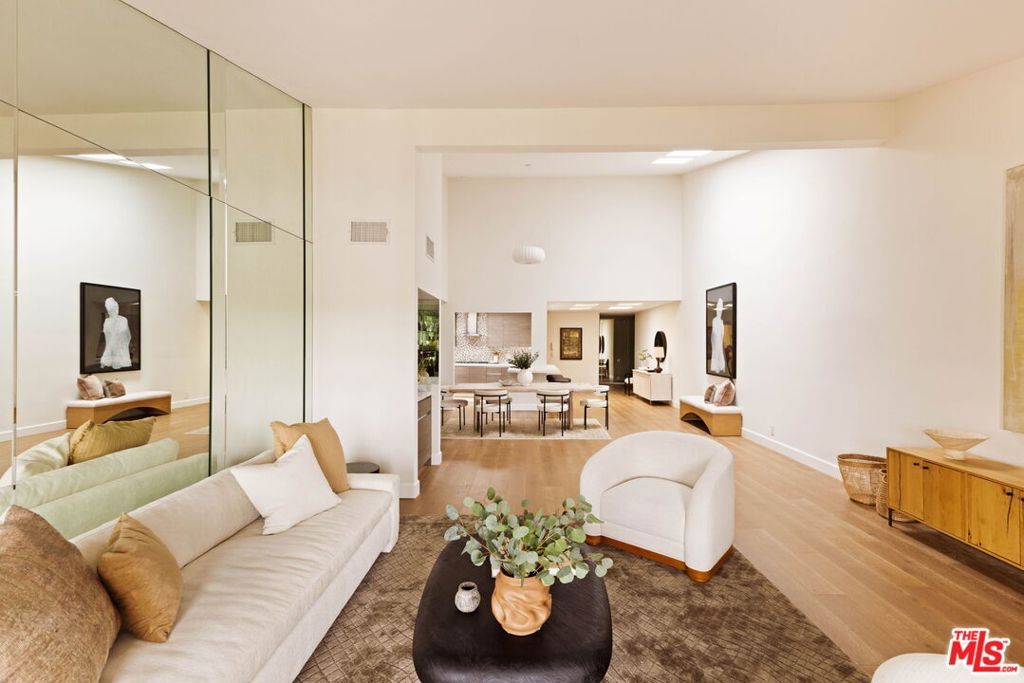 Image 10 of property listing at 1520 S Beverly Glen Boulevard 507, Los Angeles, CA 90024