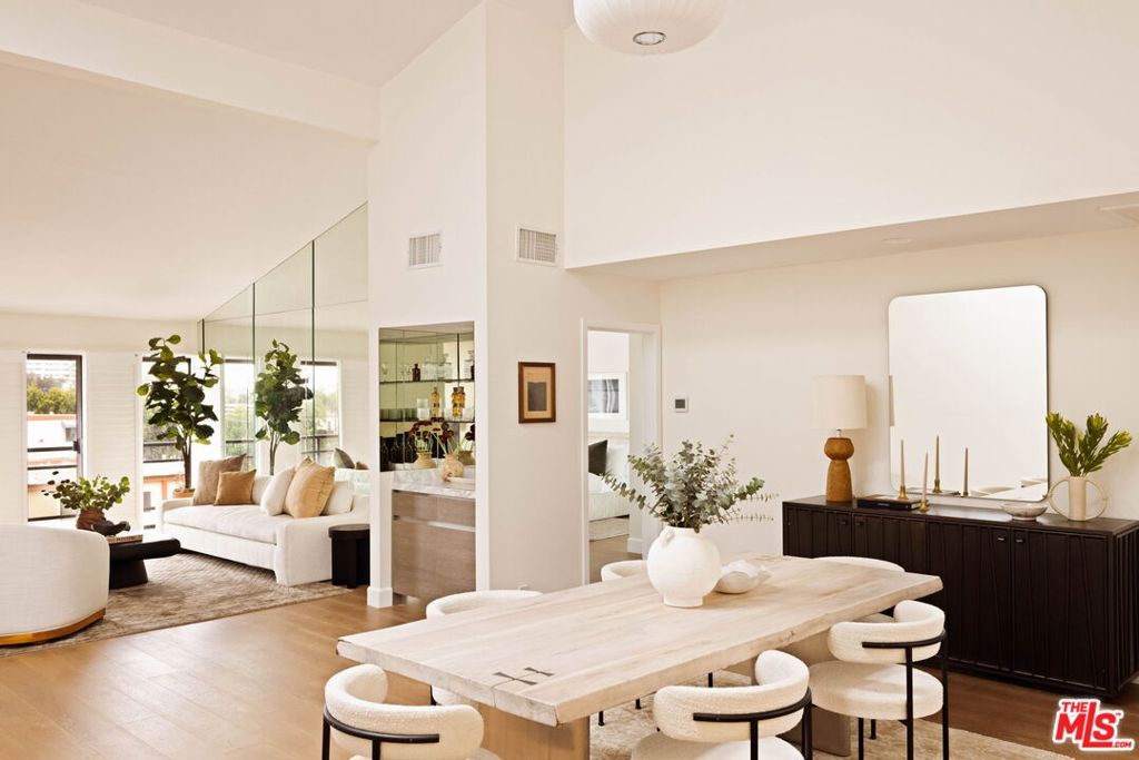 Image 11 of property listing at 1520 S Beverly Glen Boulevard 507, Los Angeles, CA 90024