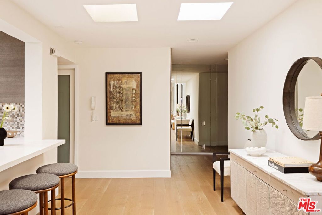 Image 15 of property listing at 1520 S Beverly Glen Boulevard 507, Los Angeles, CA 90024