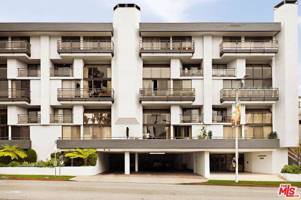 Image 1 of property listing at 1520 S Beverly Glen Boulevard 507, Los Angeles, CA 90024