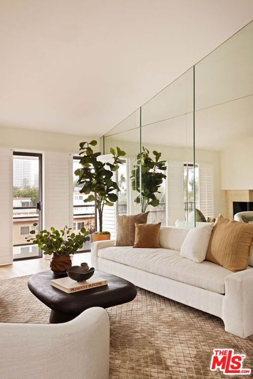 Image 5 of property listing at 1520 S Beverly Glen Boulevard 507, Los Angeles, CA 90024