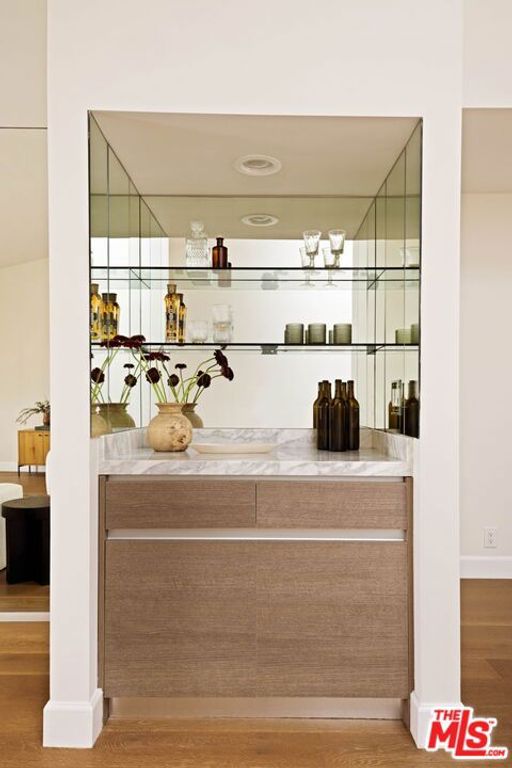 Image 7 of property listing at 1520 S Beverly Glen Boulevard 507, Los Angeles, CA 90024