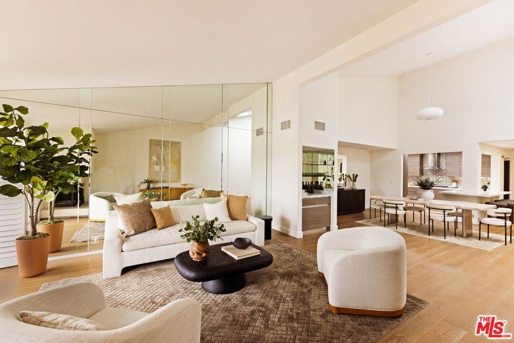 Image 8 of property listing at 1520 S Beverly Glen Boulevard 507, Los Angeles, CA 90024