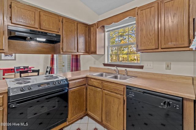 434 Oregon Trail, Hubert, NC 28539