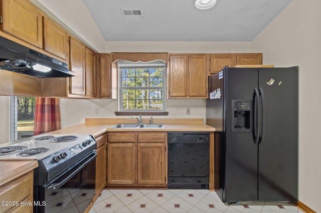 434 Oregon Trail, Hubert, NC 28539