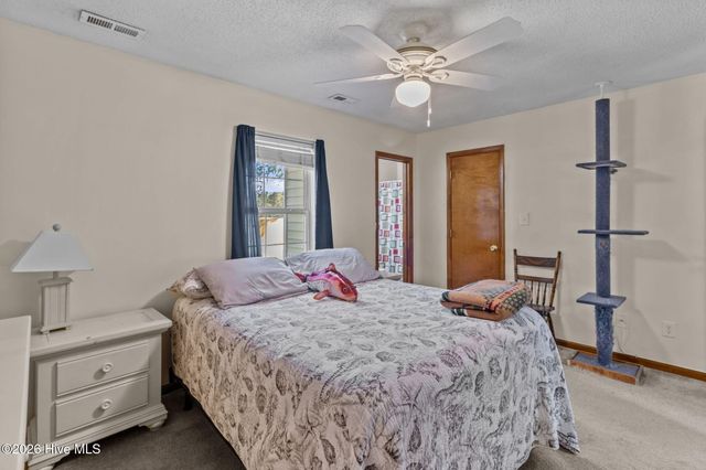 434 Oregon Trail, Hubert, NC 28539