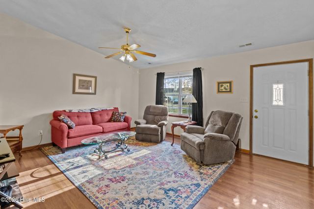 434 Oregon Trail, Hubert, NC 28539