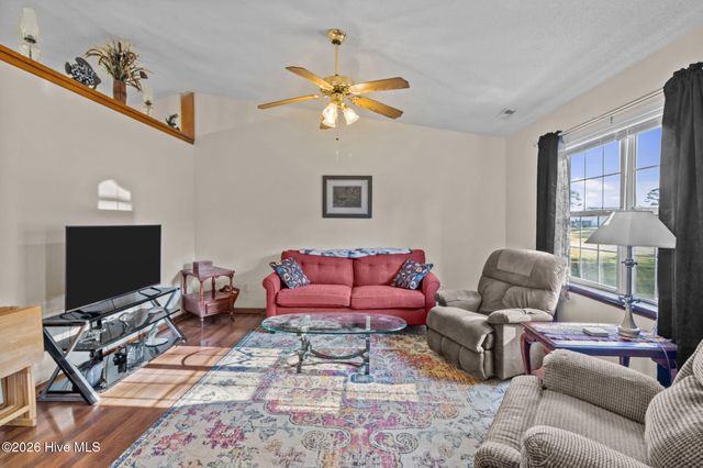 434 Oregon Trail, Hubert, NC 28539