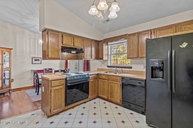 434 Oregon Trail, Hubert, NC 28539