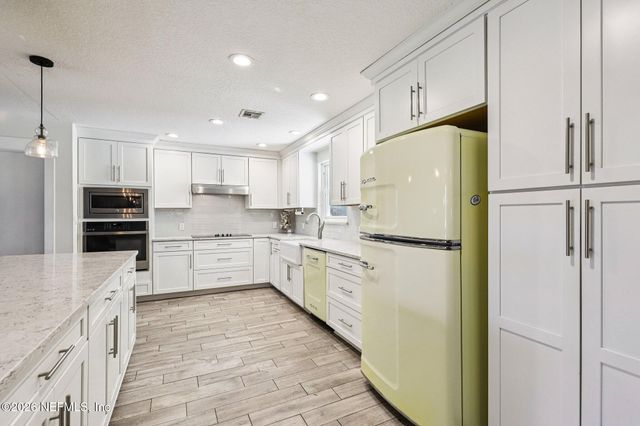 1911 TANGLEWOOD Road, Jacksonville Beach, FL 32250