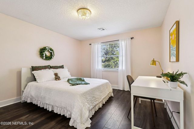 1911 TANGLEWOOD Road, Jacksonville Beach, FL 32250