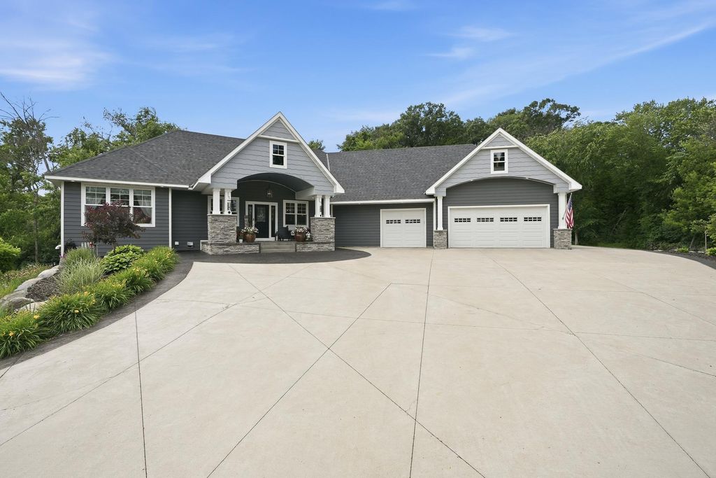 15385 50th Street N, Stillwater, MN 55082