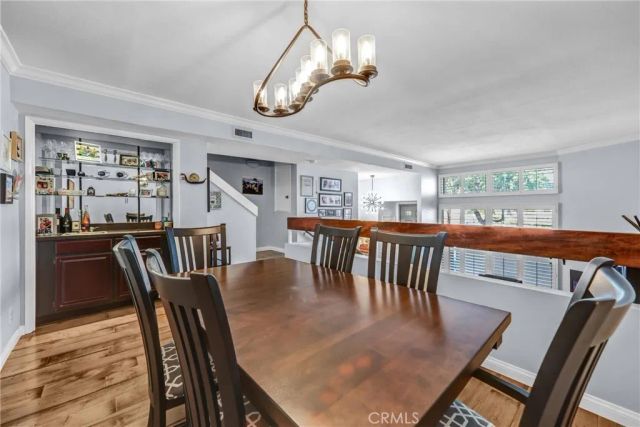984 W Riverside Drive, Burbank, CA 91506