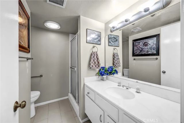 984 W Riverside Drive, Burbank, CA 91506