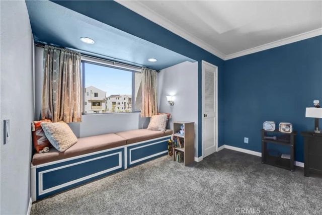 984 W Riverside Drive, Burbank, CA 91506