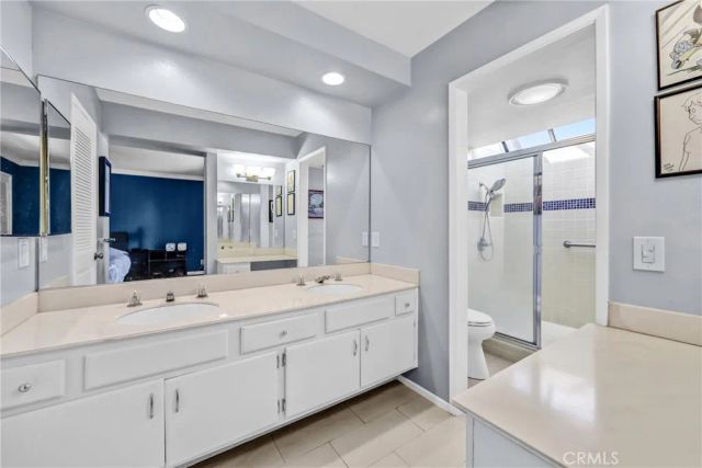 984 W Riverside Drive, Burbank, CA 91506