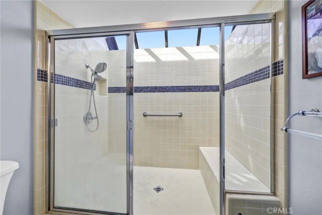 984 W Riverside Drive, Burbank, CA 91506
