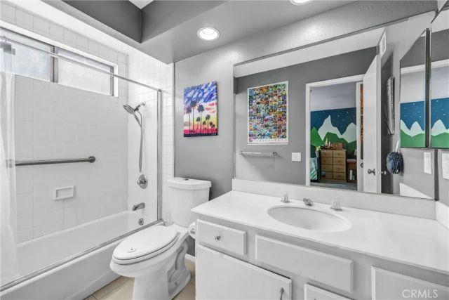 984 W Riverside Drive, Burbank, CA 91506