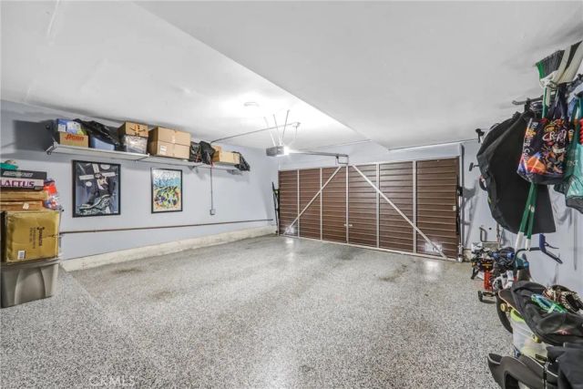 984 W Riverside Drive, Burbank, CA 91506