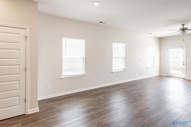 13019 Lantern Pointe Way, Harvest, AL 35749