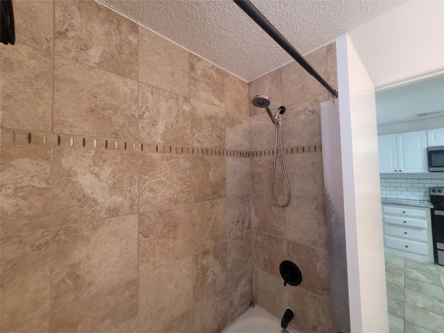 1921 Pelican Drive N, Pelican Bay, TX 76020