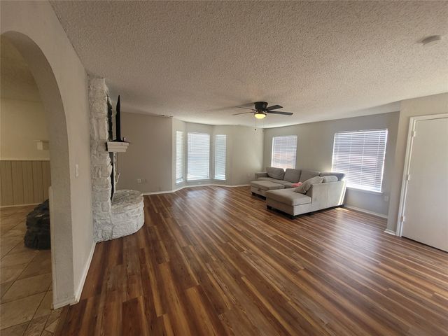 1921 Pelican Drive N, Pelican Bay, TX 76020