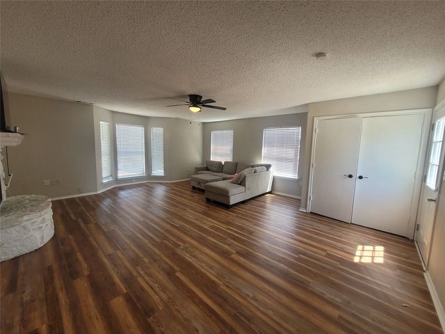 1921 Pelican Drive N, Pelican Bay, TX 76020