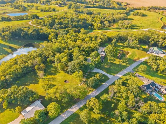 15007 Northern Hills Drive, Holt, MO 64068